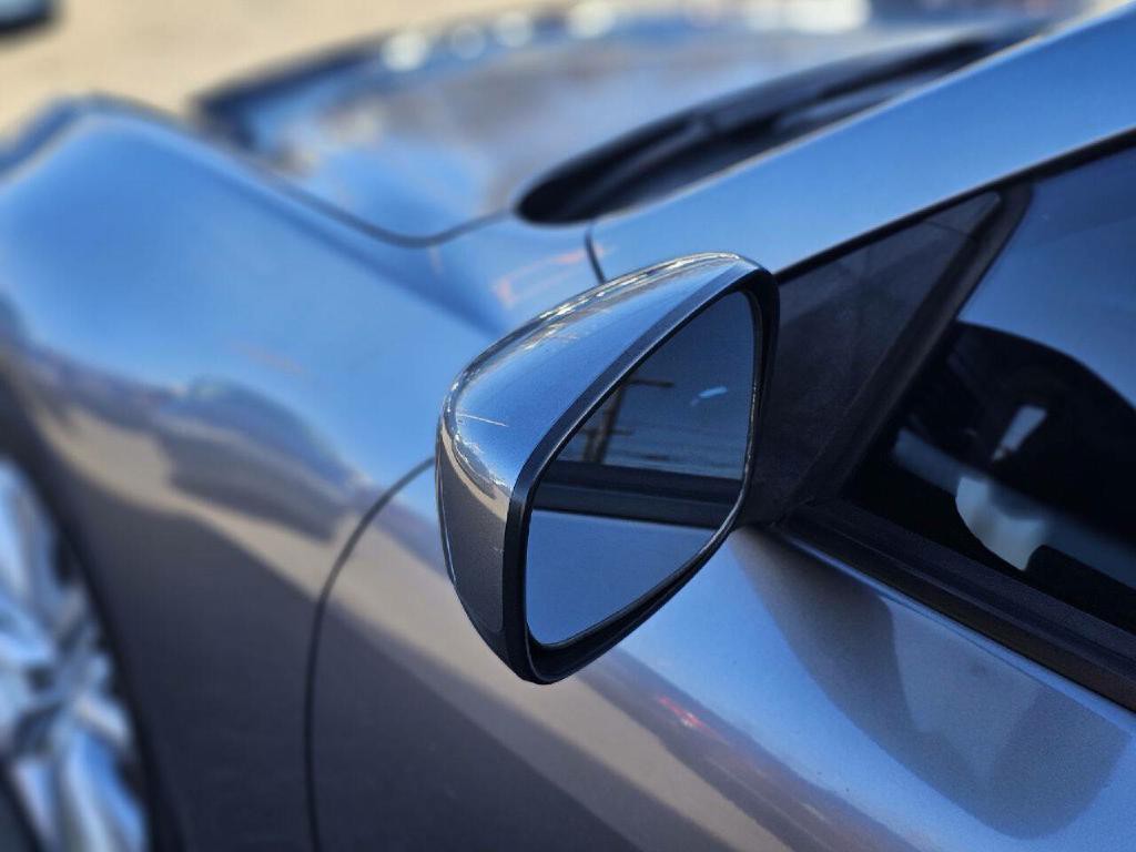 2011 INFINITI G37 Image 23