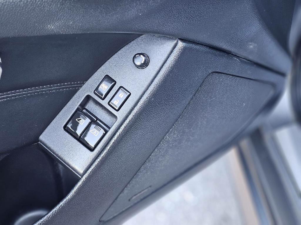 2011 INFINITI G37 Image 30