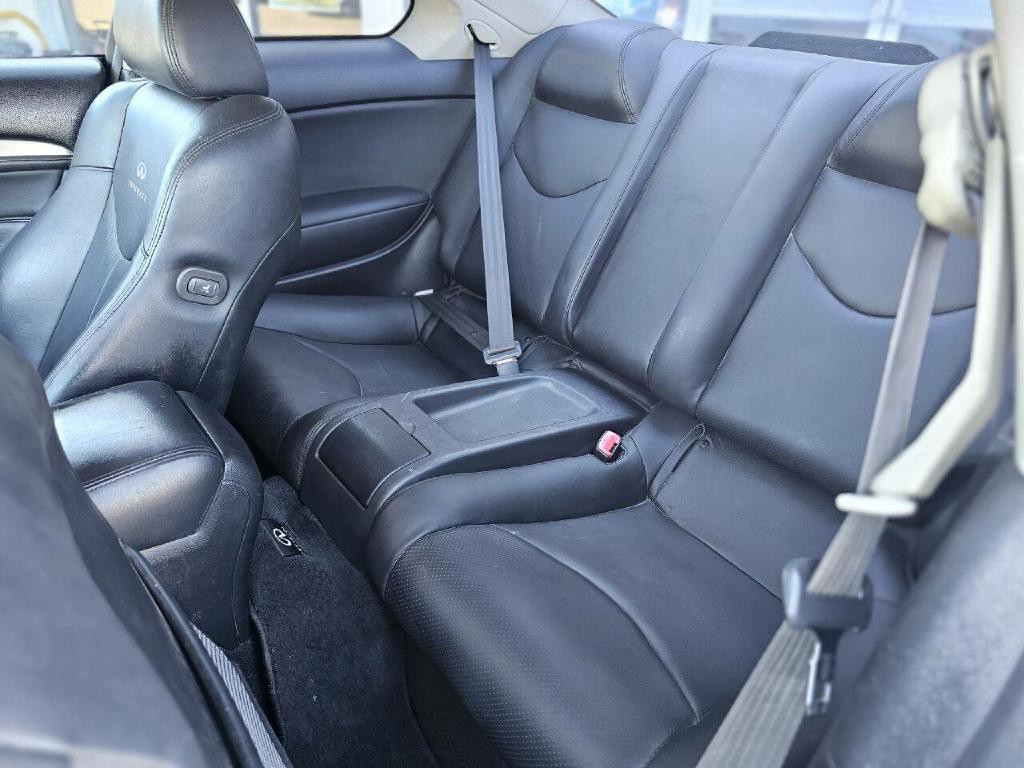 2011 INFINITI G37 Image 34