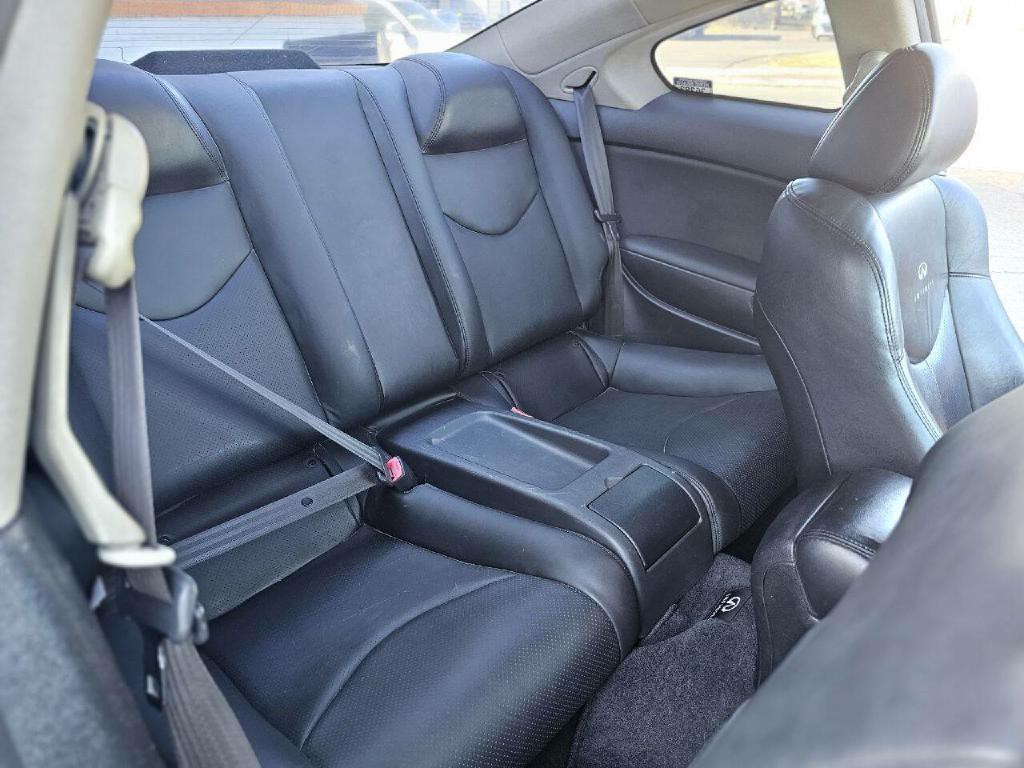 2011 INFINITI G37 Image 41
