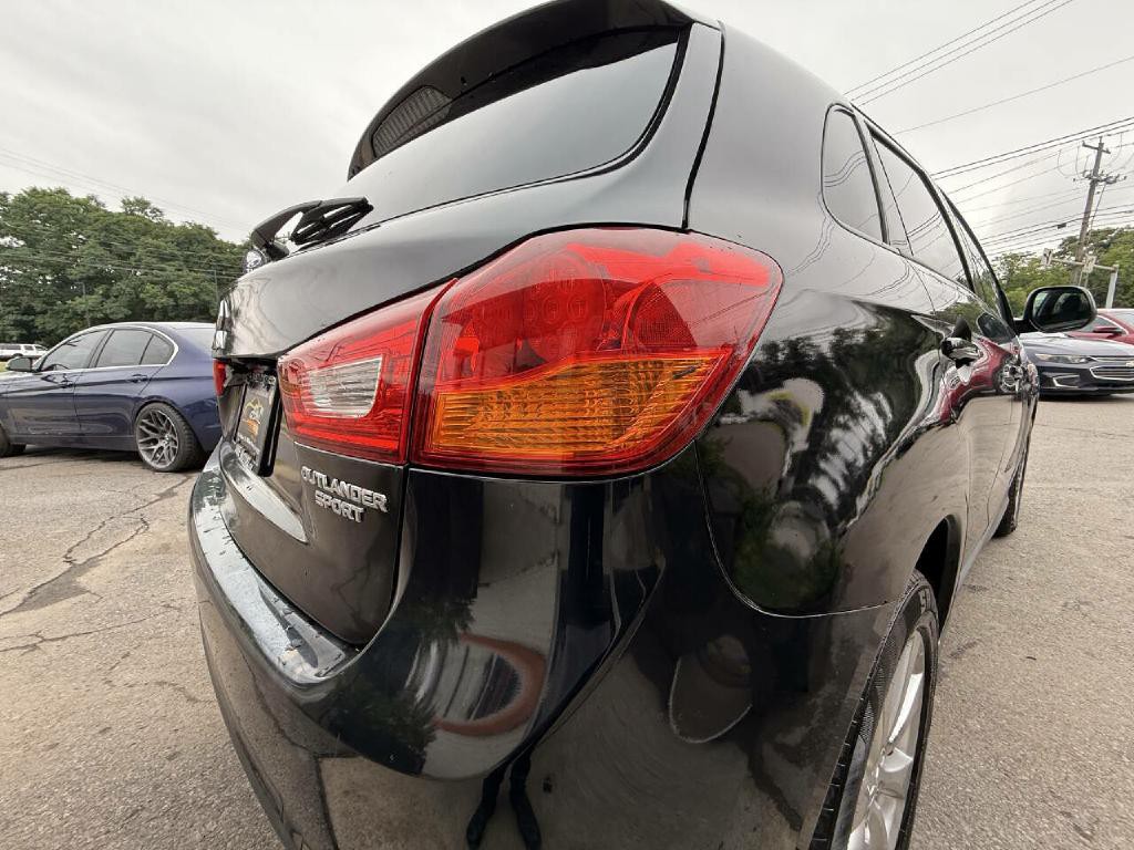 2015 Mitsubishi Outlander Image 16
