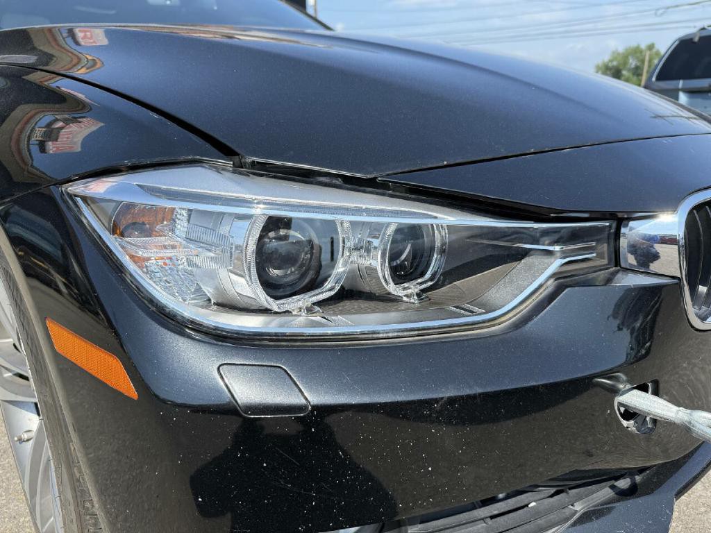 2015 BMW 3 Series Image 9