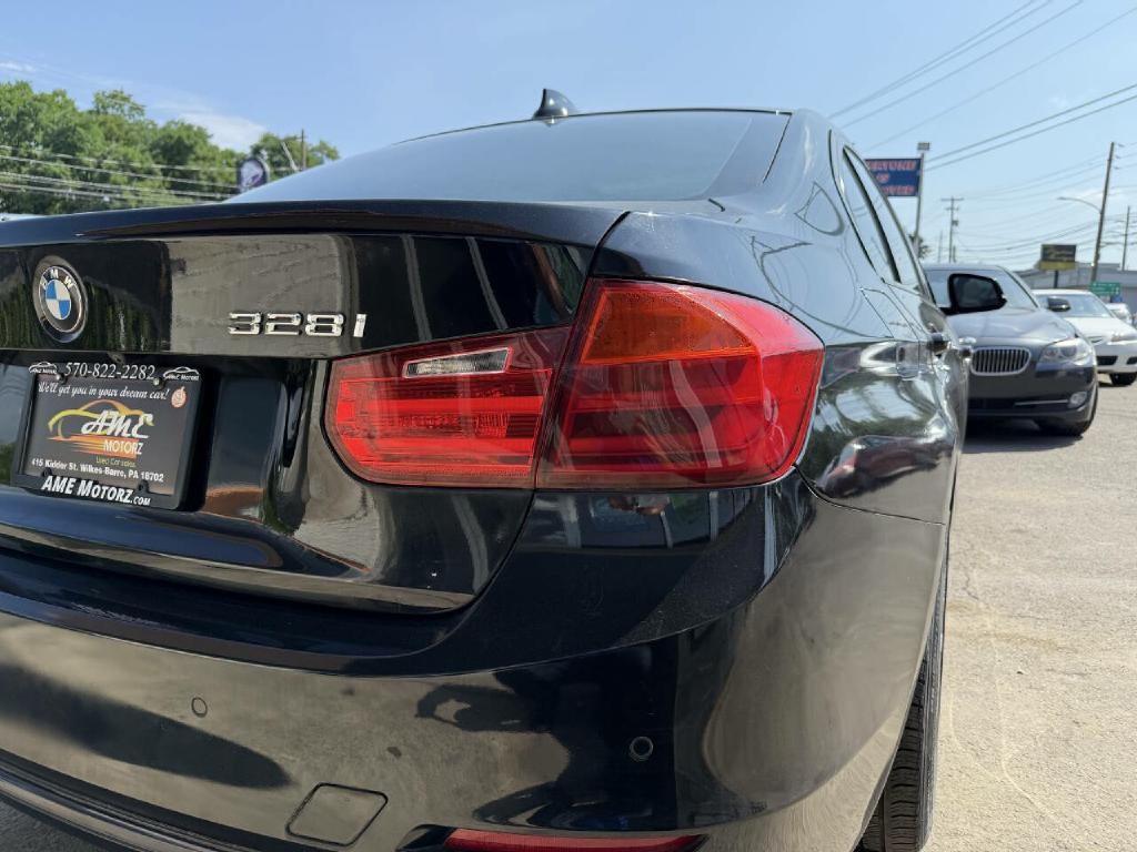 2015 BMW 3 Series Image 12