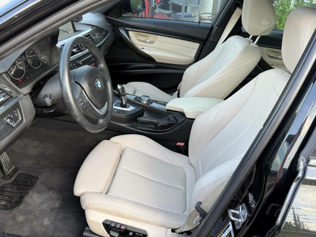 2015 BMW 3 Series Image 19