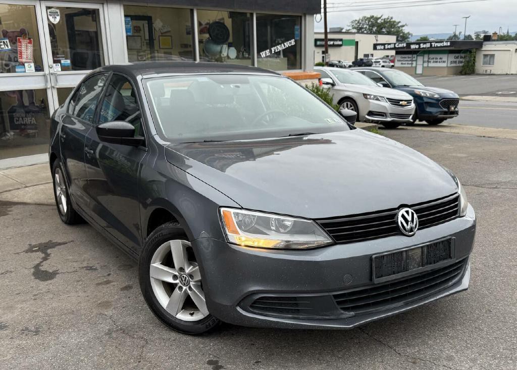 2014 Volkswagen Jetta Image 2