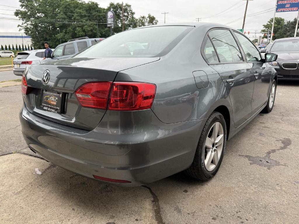 2014 Volkswagen Jetta Image 10
