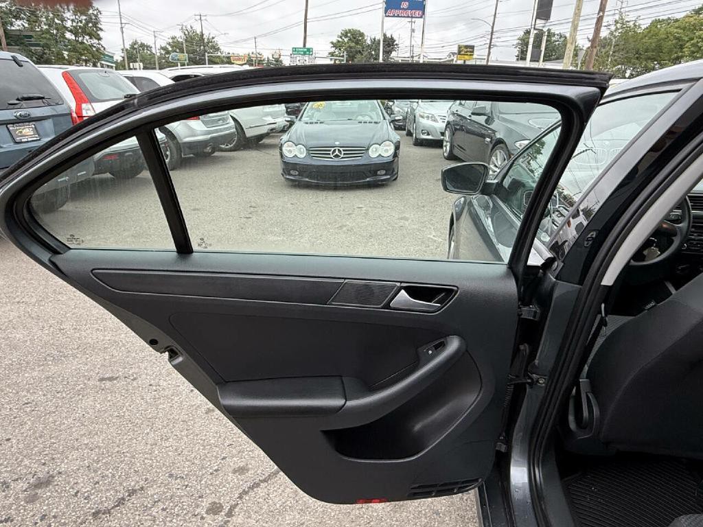 2014 Volkswagen Jetta Image 30