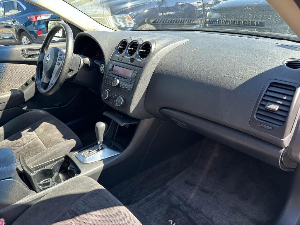 2009 Nissan Altima Image 38