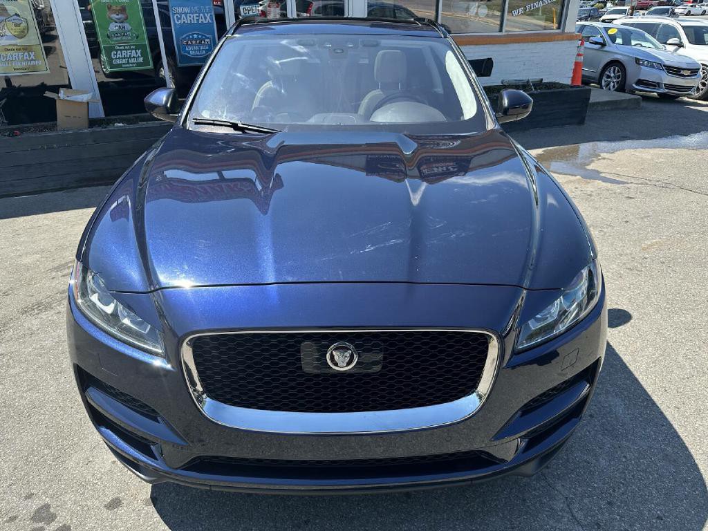 2019 Jaguar F-PACE Image 4