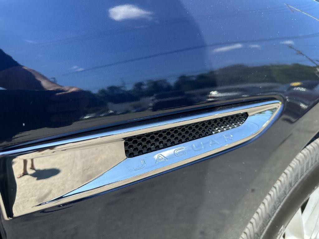 2019 Jaguar F-PACE Image 14
