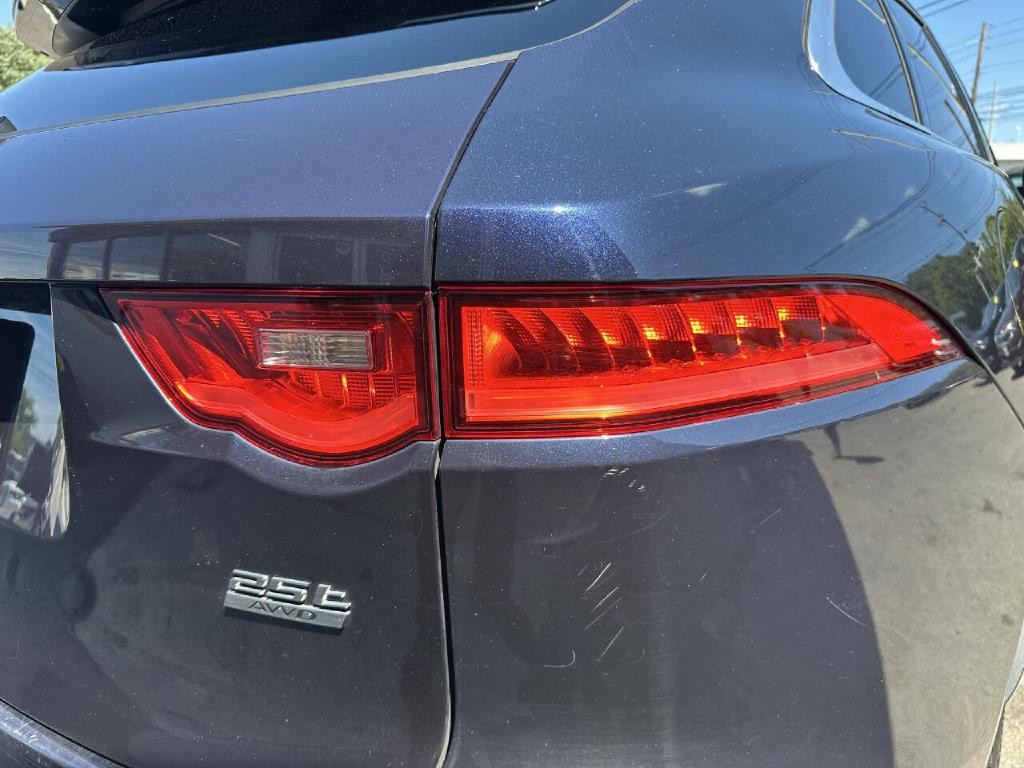 2019 Jaguar F-PACE Image 28