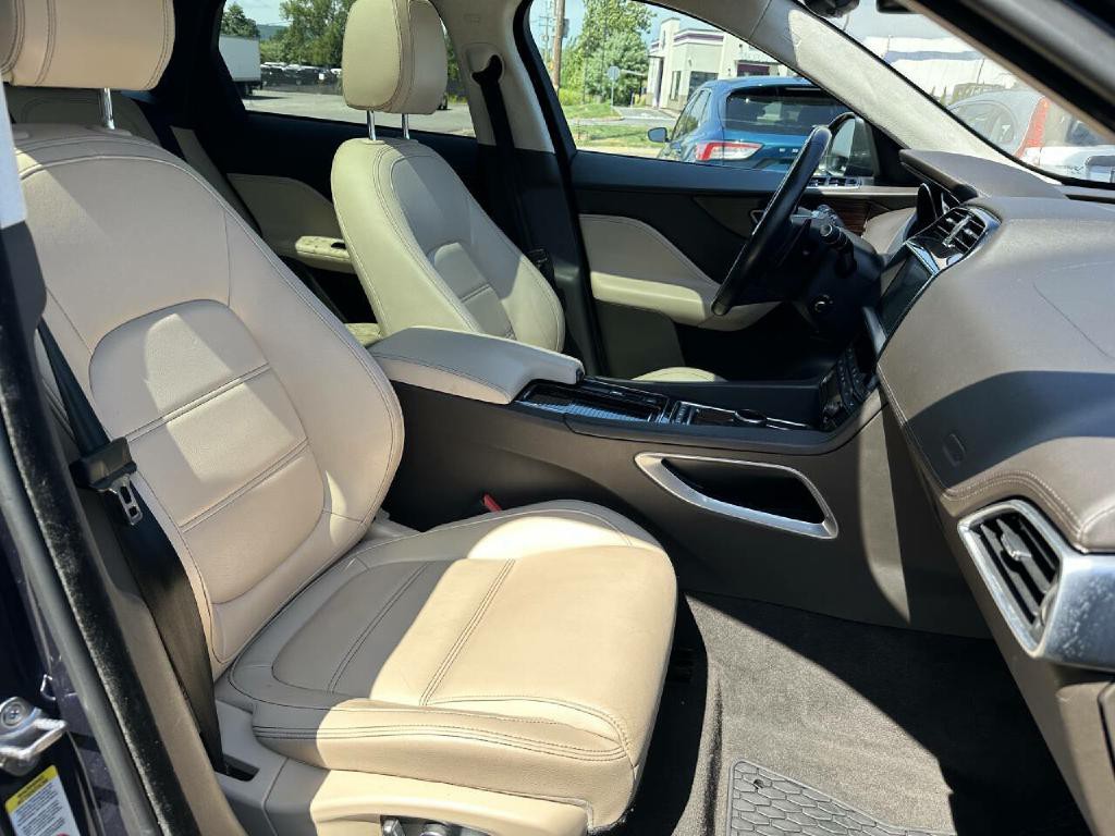 2019 Jaguar F-PACE Image 49