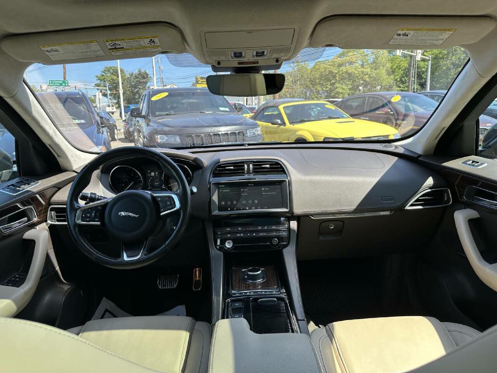 2019 Jaguar F-PACE Image 56