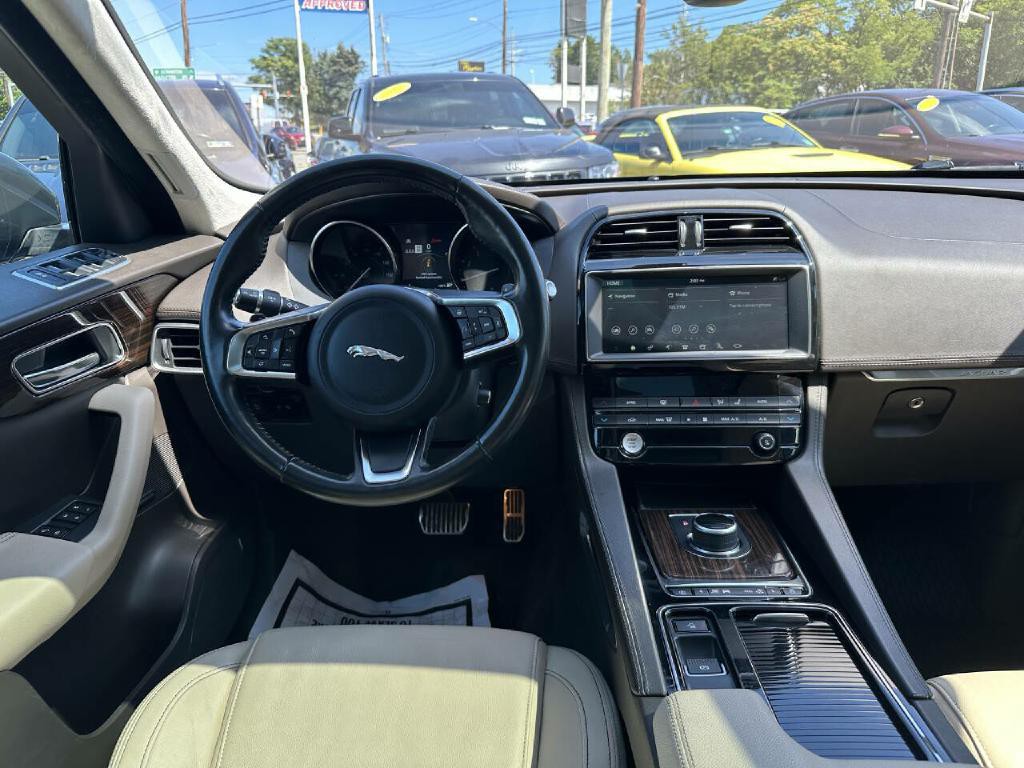 2019 Jaguar F-PACE Image 58