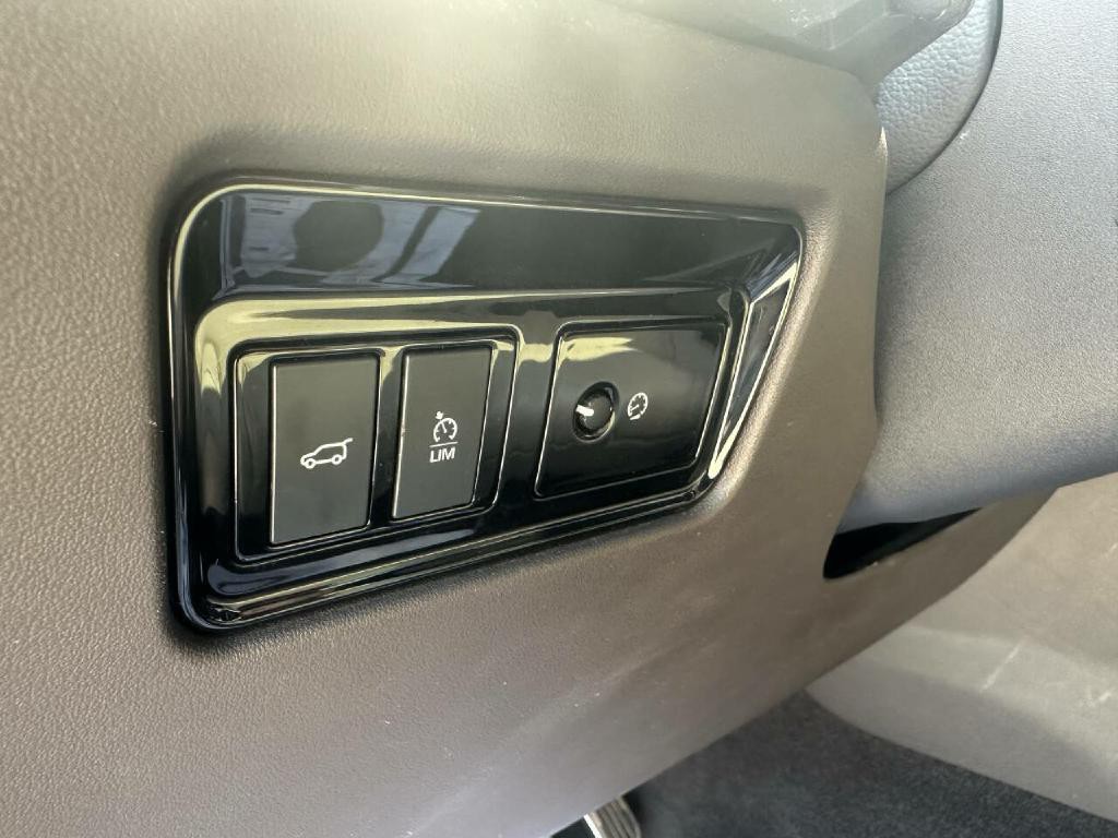 2019 Jaguar F-PACE Image 59