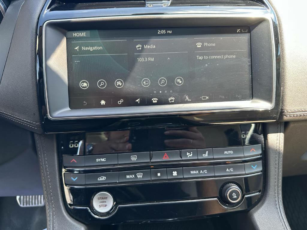 2019 Jaguar F-PACE Image 68