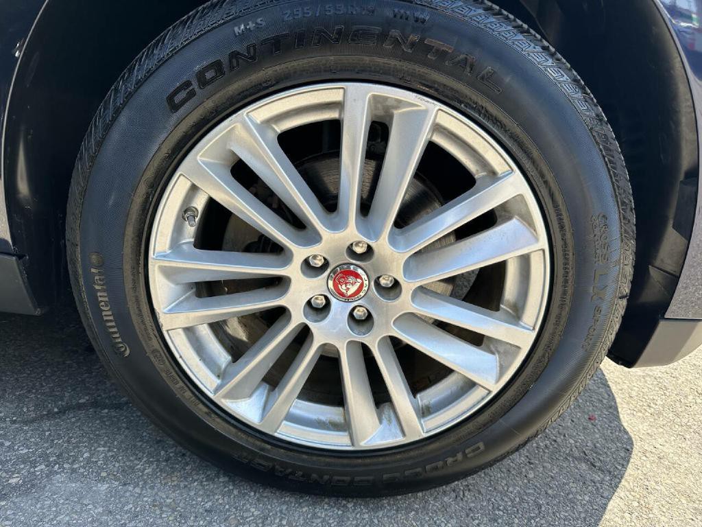 2019 Jaguar F-PACE Image 90