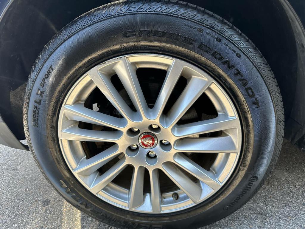 2019 Jaguar F-PACE Image 92