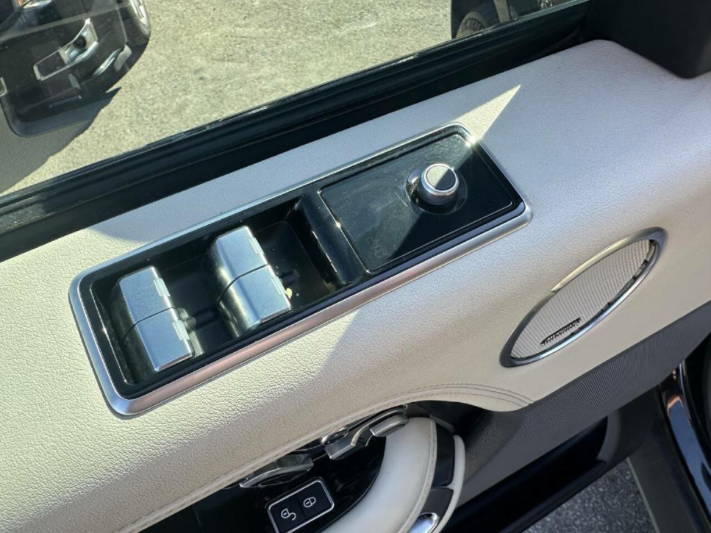 2020 Land Rover Range Rover Image 55