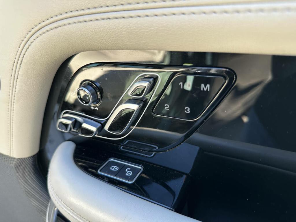 2020 Land Rover Range Rover Image 75