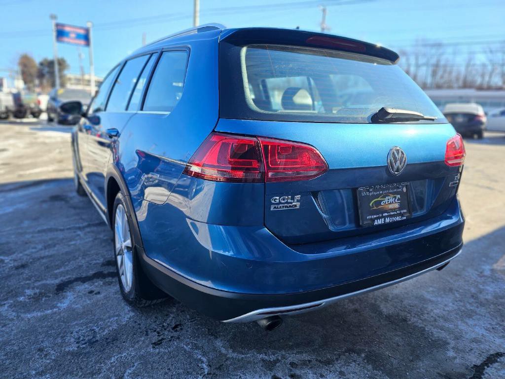 2017 Volkswagen Golf Image 11