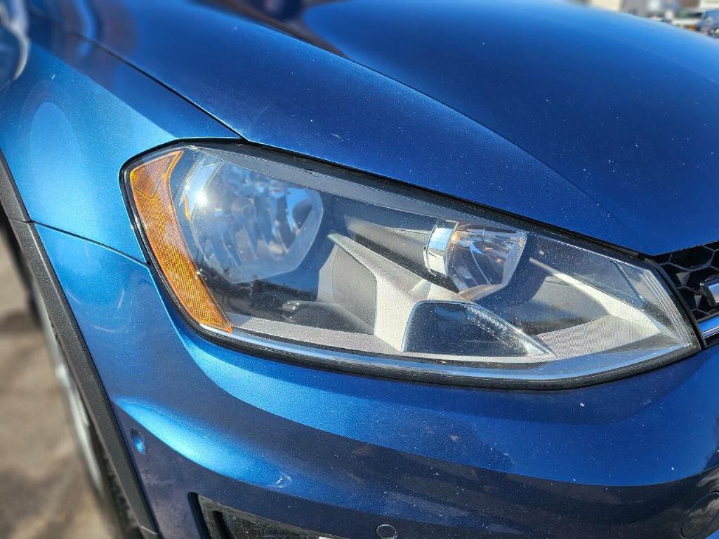 2017 Volkswagen Golf Image 16