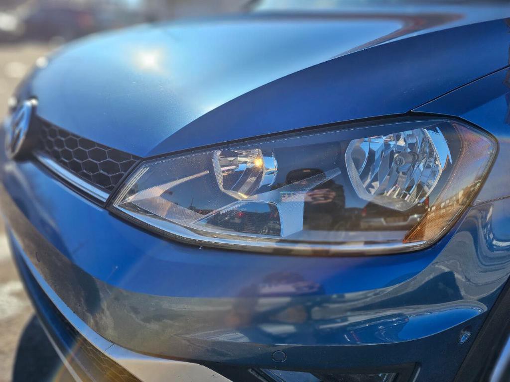 2017 Volkswagen Golf Image 19
