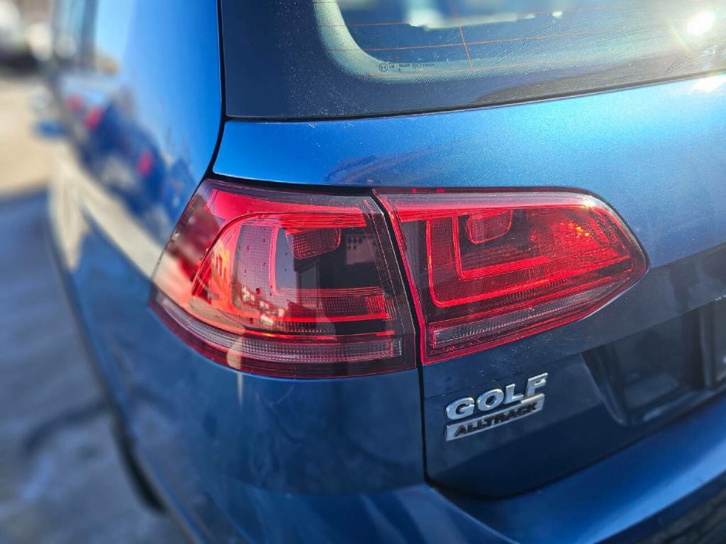 2017 Volkswagen Golf Image 25