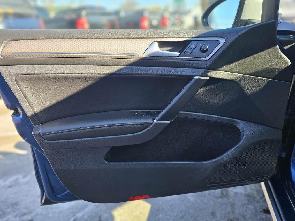 2017 Volkswagen Golf Image 31