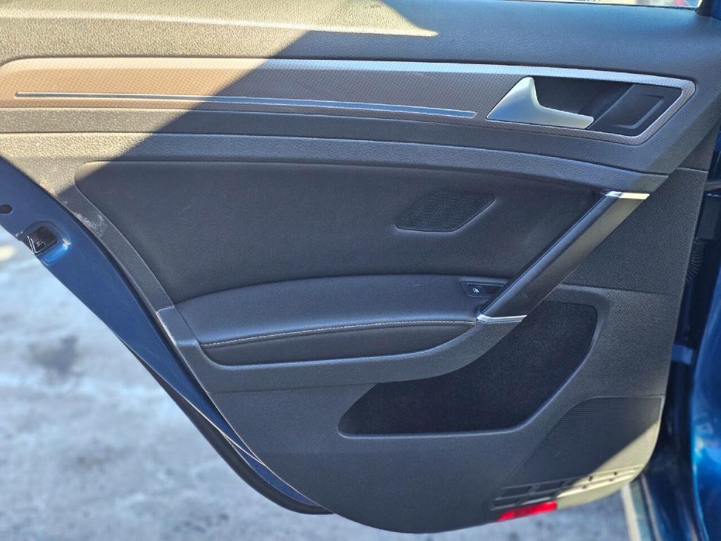 2017 Volkswagen Golf Image 36