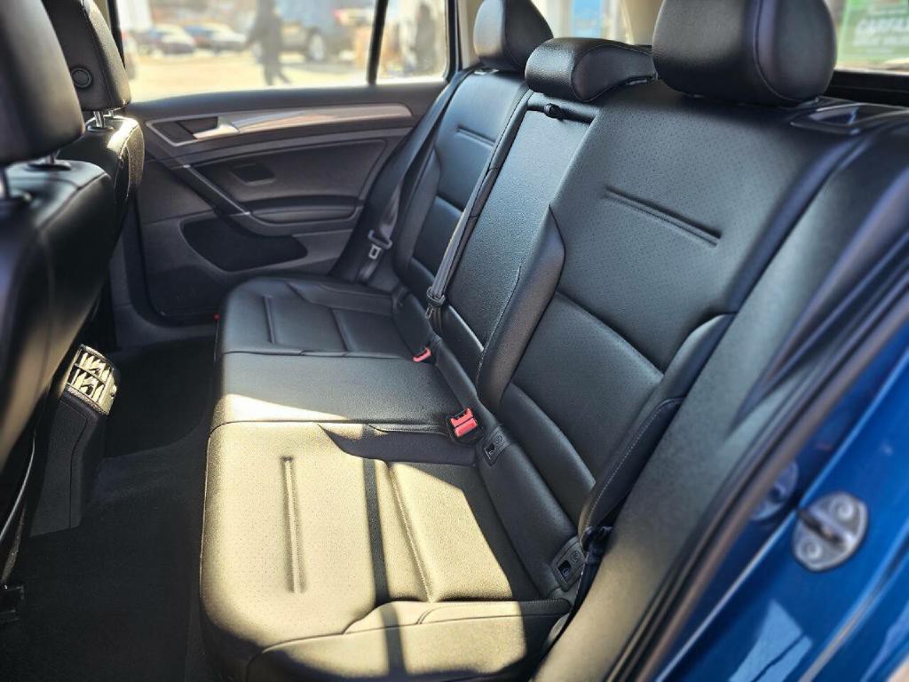 2017 Volkswagen Golf Image 37
