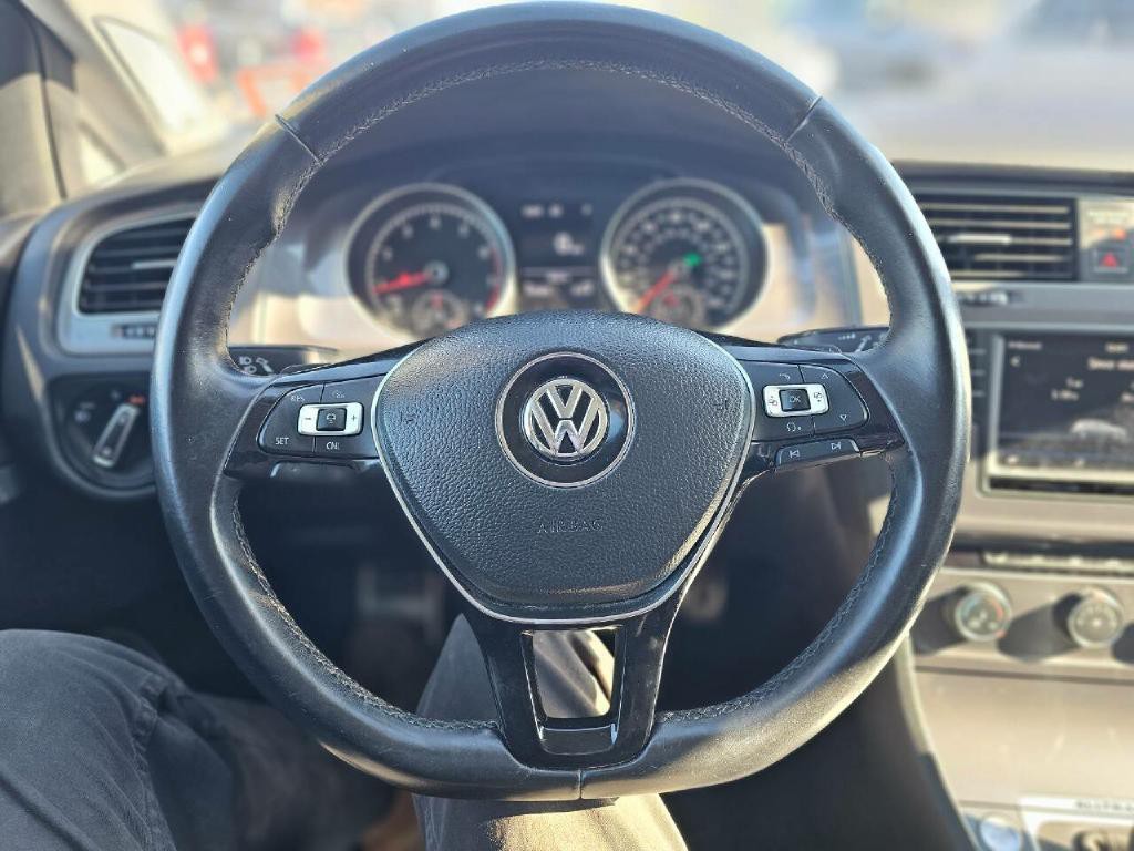 2017 Volkswagen Golf Image 50