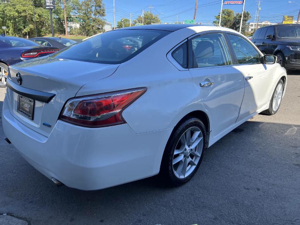 2013 Nissan Altima Image 12