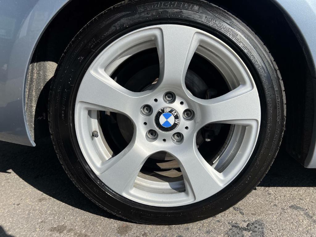 2010 BMW 3 Series Image 27