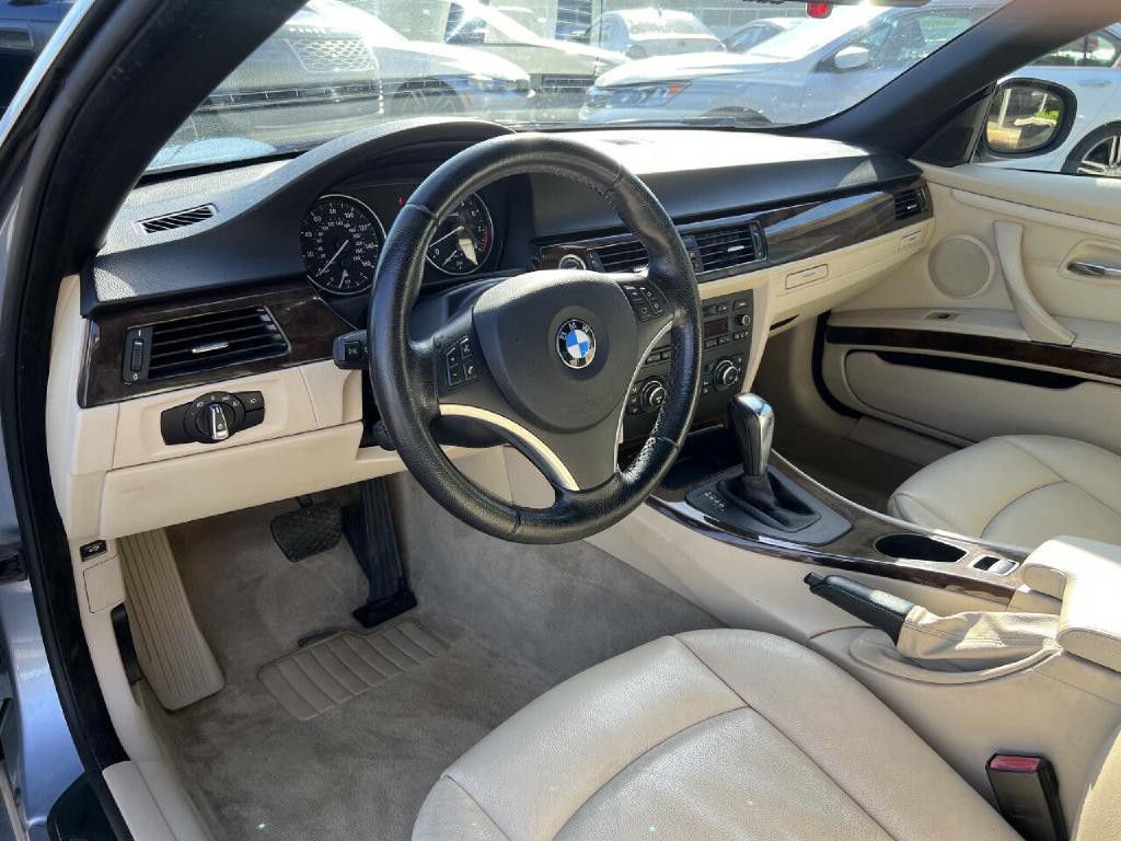 2010 BMW 3 Series Image 35