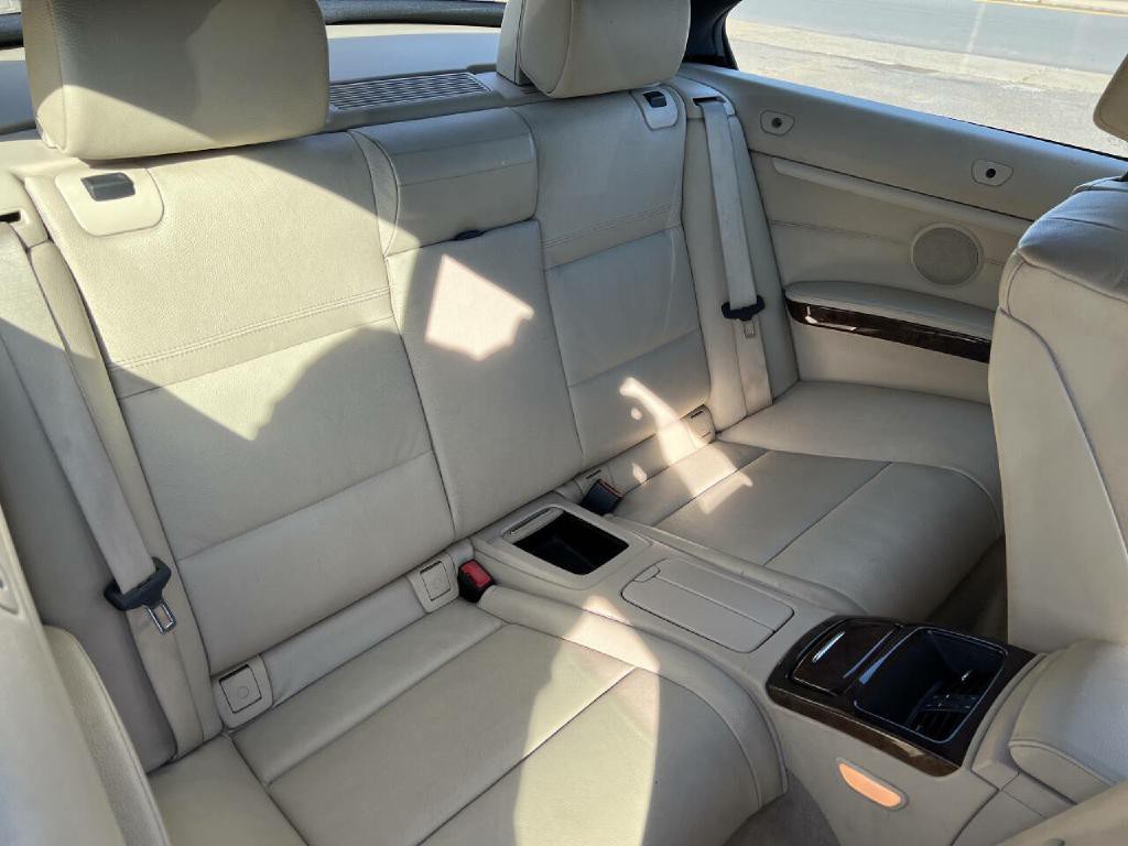 2010 BMW 3 Series Image 38