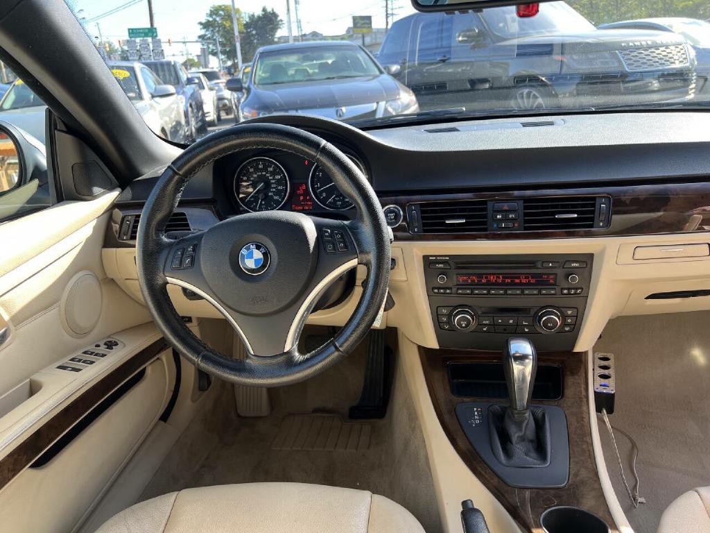2010 BMW 3 Series Image 40
