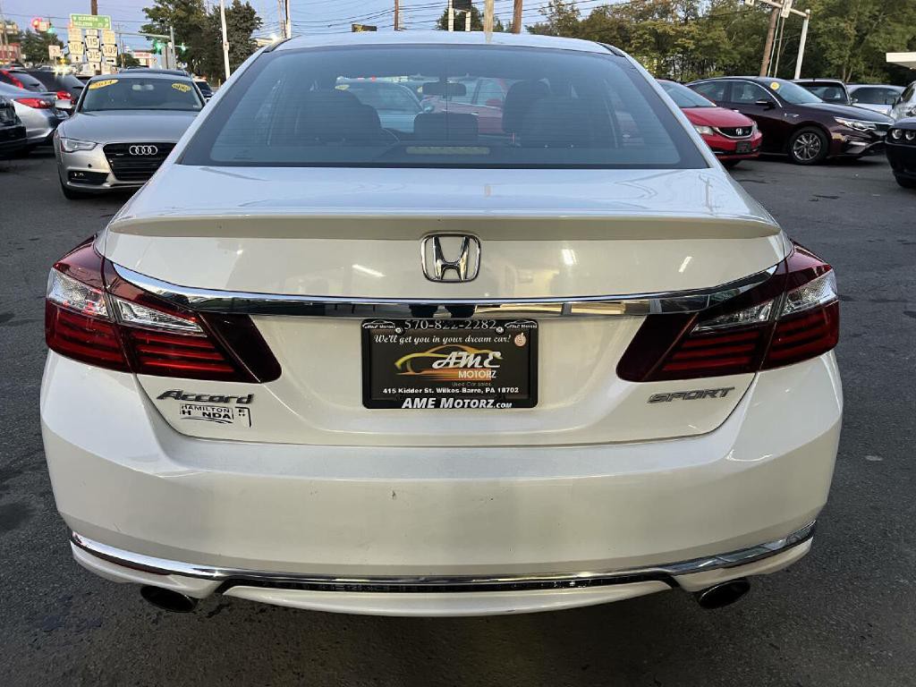 2016 Honda Accord Image 11