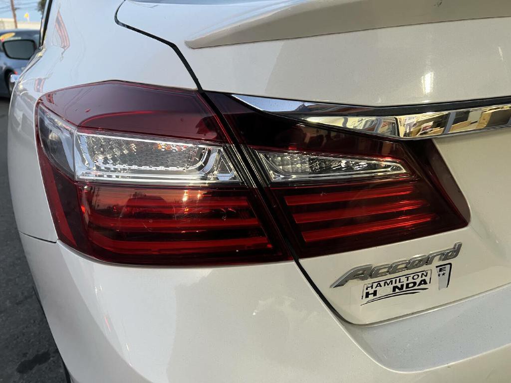 2016 Honda Accord Image 20