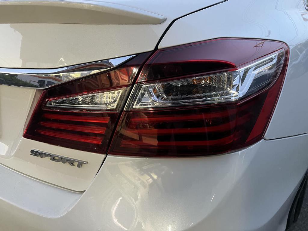 2016 Honda Accord Image 21