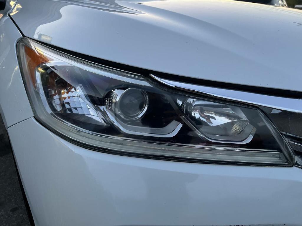 2016 Honda Accord Image 23