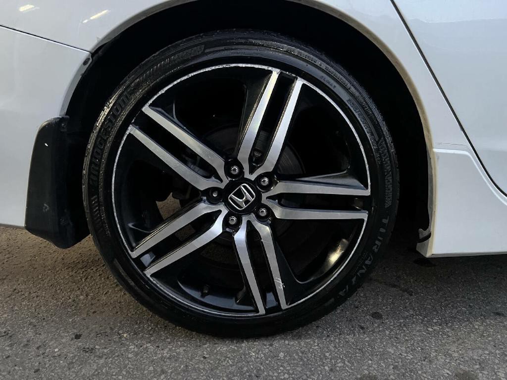 2016 Honda Accord Image 29