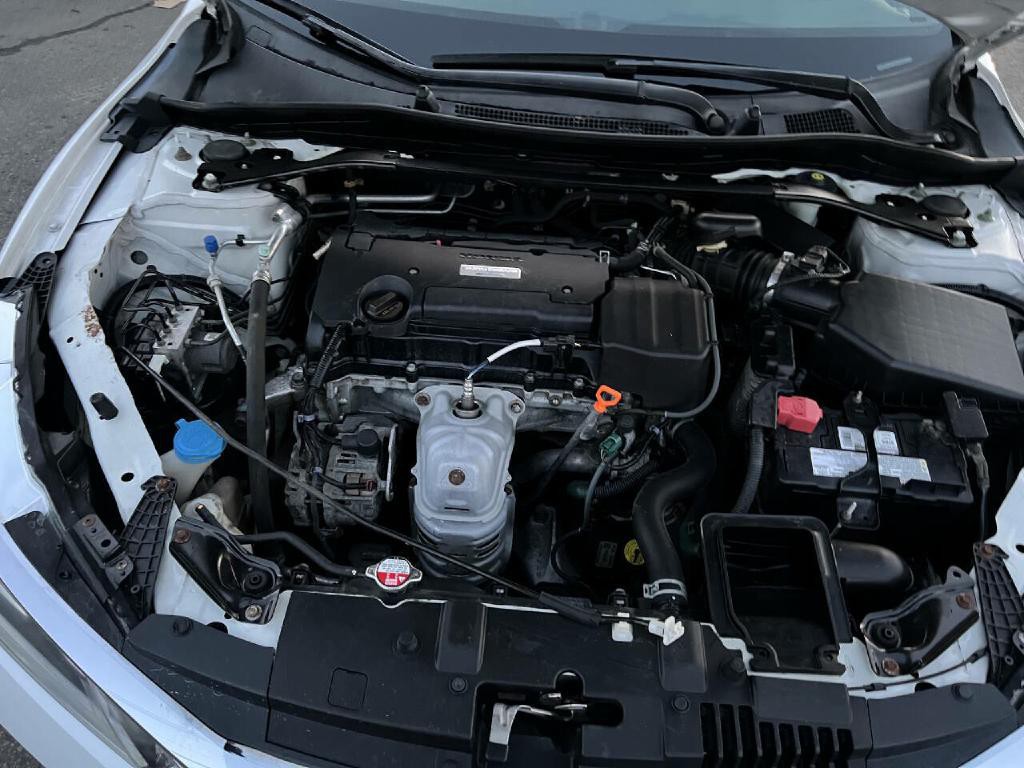 2016 Honda Accord Image 30