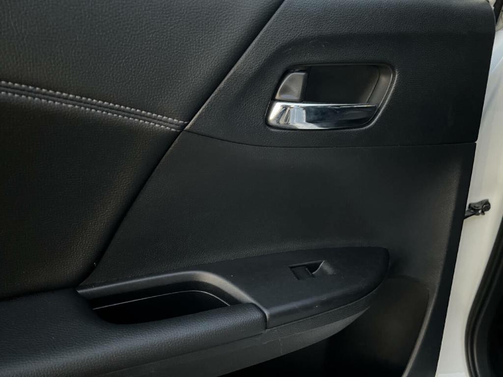 2016 Honda Accord Image 34