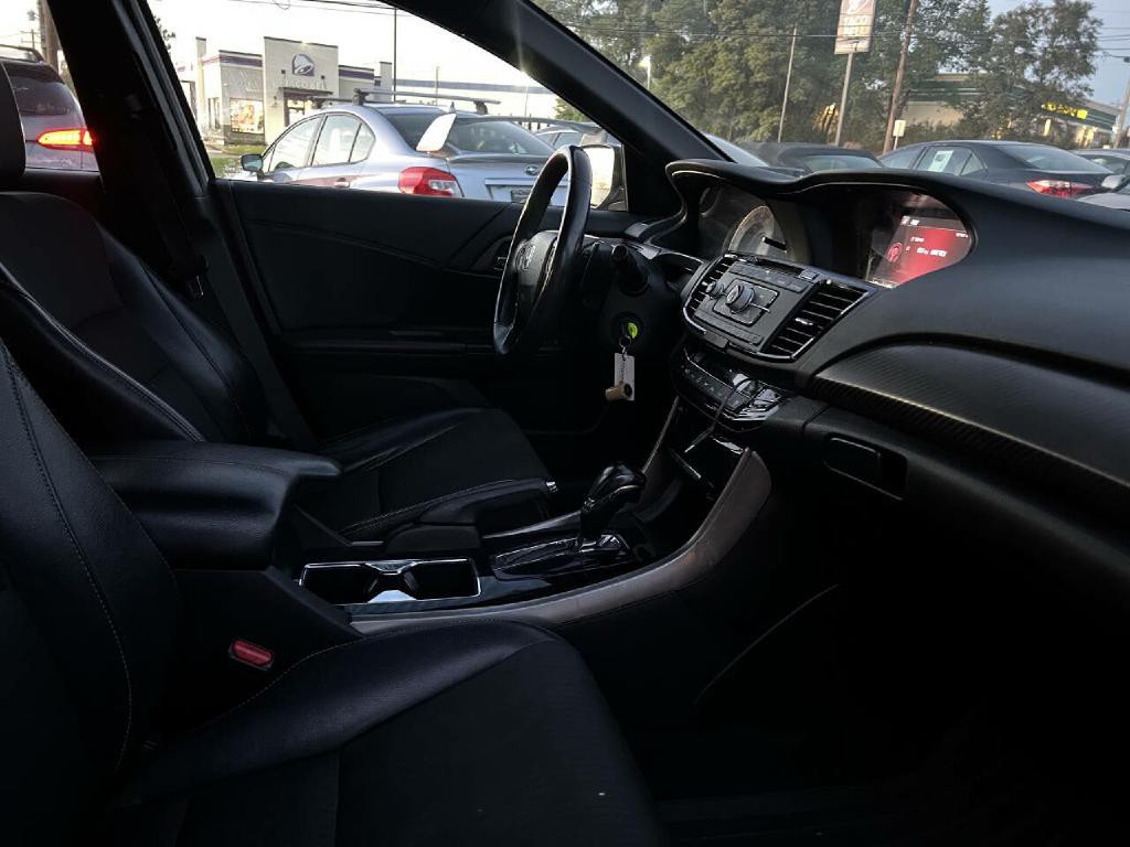 2016 Honda Accord Image 41