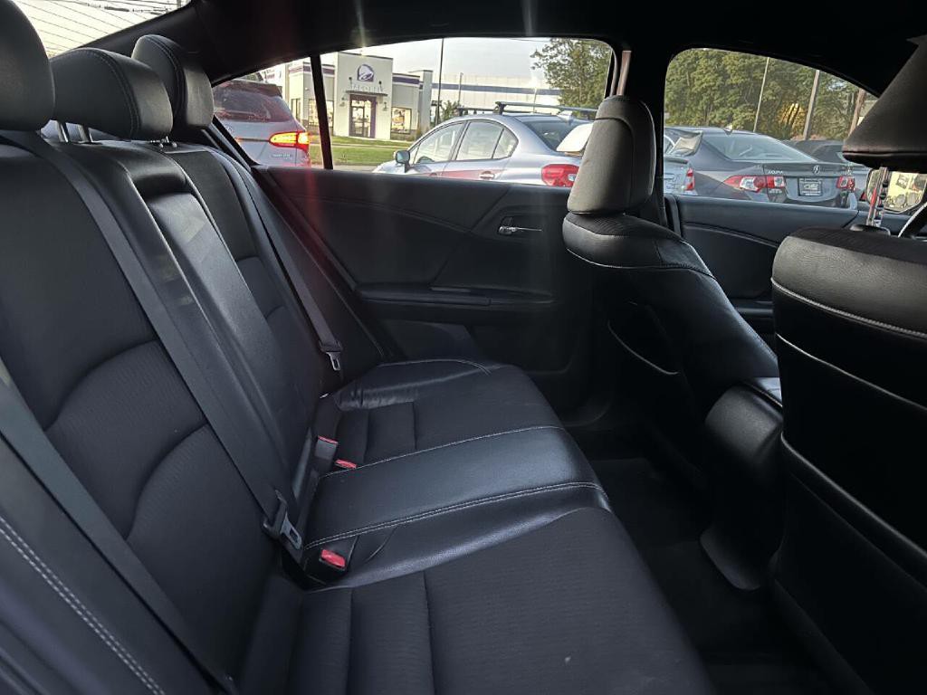 2016 Honda Accord Image 42