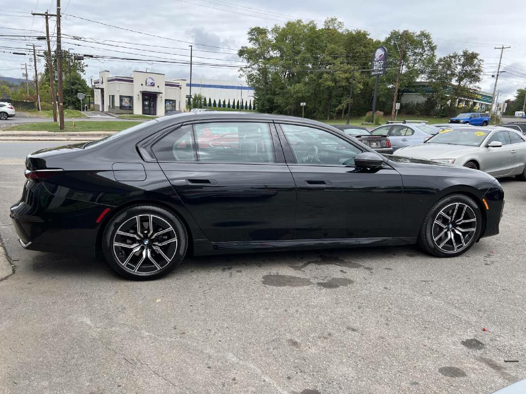 2025 BMW 7 Series Image 17