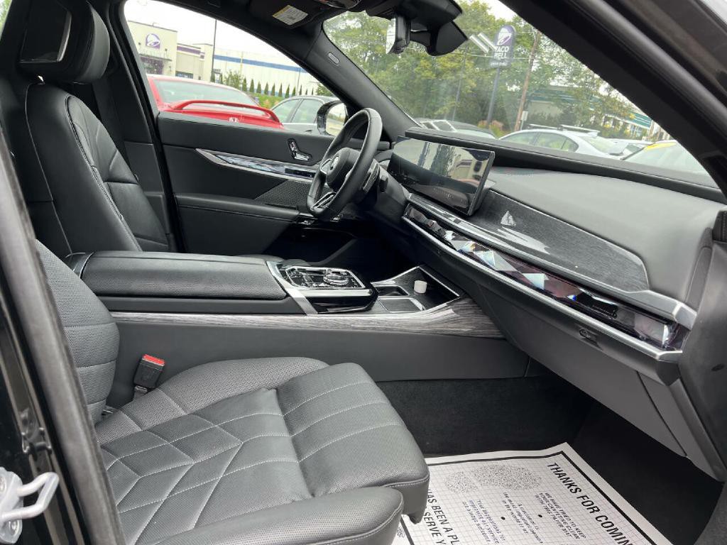 2025 BMW 7 Series Image 57