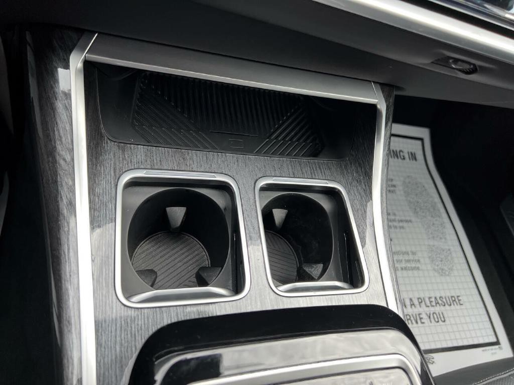 2025 BMW 7 Series Image 76