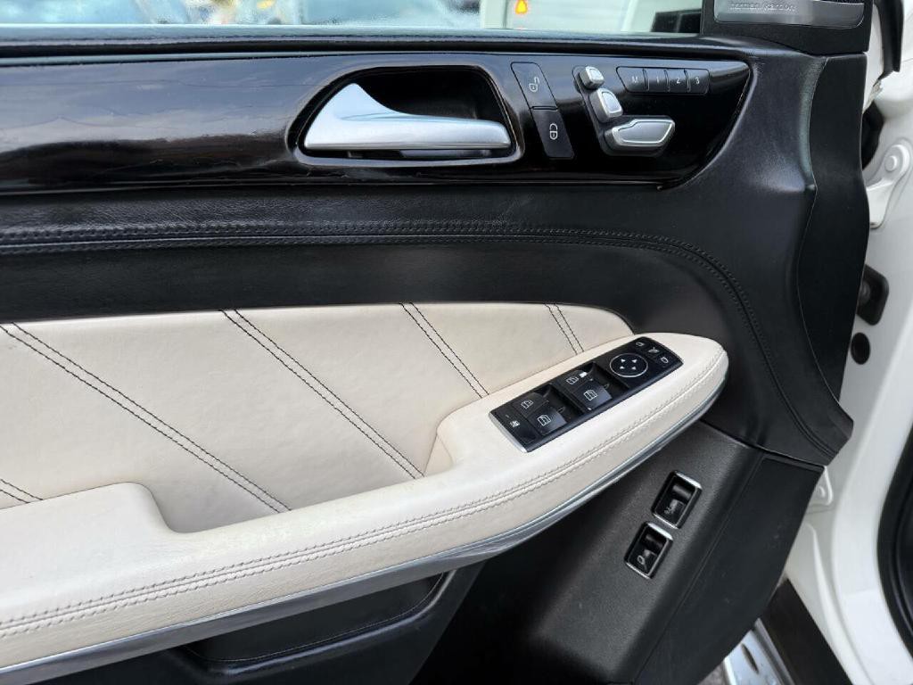 2017 Mercedes-Benz GLS-Class Image 38